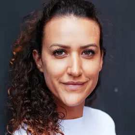 Portrait von Cyliane Howald, Absolventin der IAF Schauspielschule, 2018