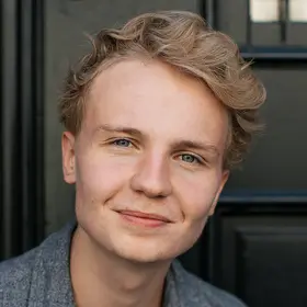 Portrait von Hannes Lindner, Absolvent der IAF Schauspielschule, 2020