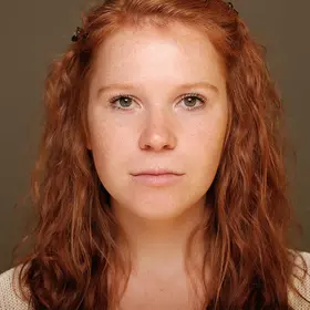 Portrait von Natalie Krahe, Absolventin der IAF Schauspielschule, 2017